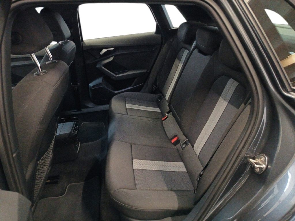 AUDI A3 Sportback 35 TFSI S tronic S line Edition - 9