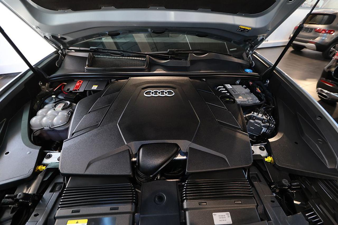 AUDI Q8 55 TFSI Quattro Tiptronic Sport S-Line - 12