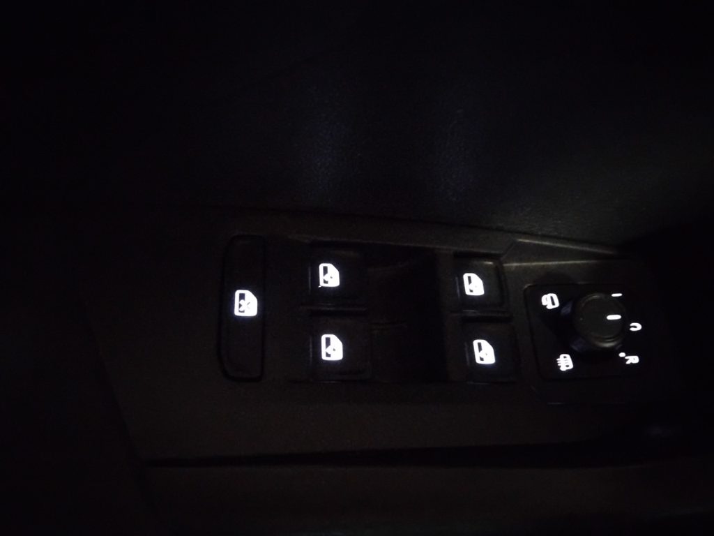 VOLKSWAGEN T-Cross 1.0 TSI 110 CV Style - 24