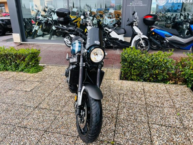 YAMAHA XSR 900 Antracite pastello