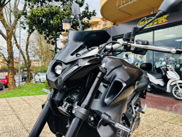 YAMAHA MT-09 Antracite pastello