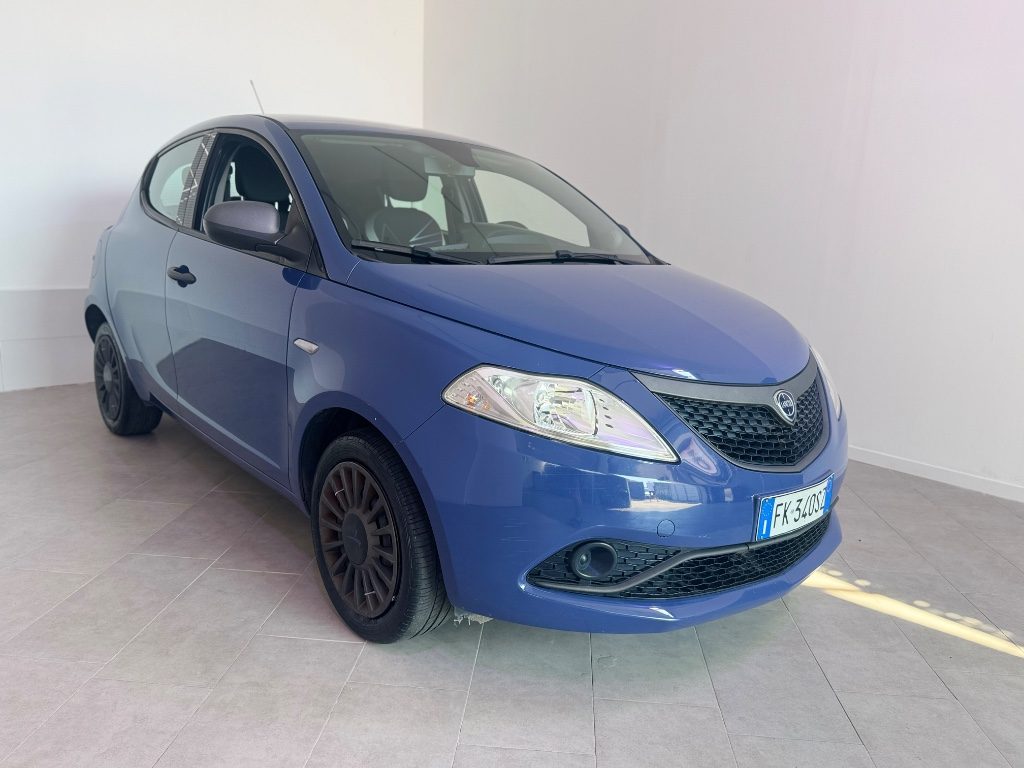 LANCIA Ypsilon 1.2 69 CV 5 porte Gold - 2