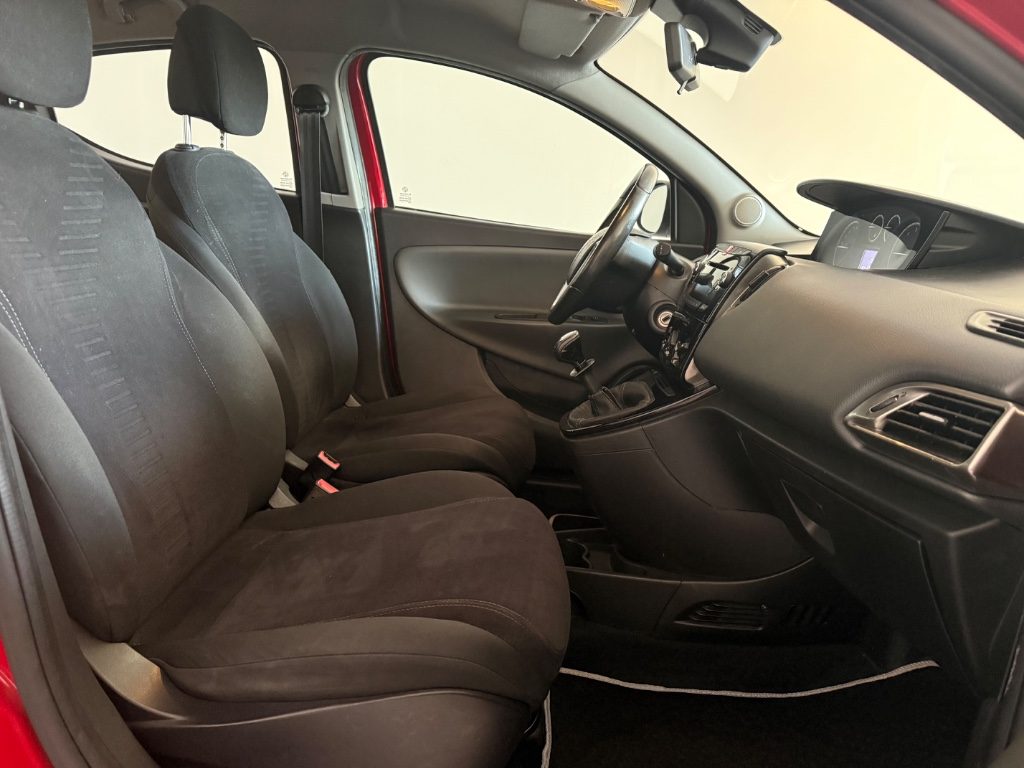 LANCIA Ypsilon 1.2 69 CV 5 porte Platinum - 6