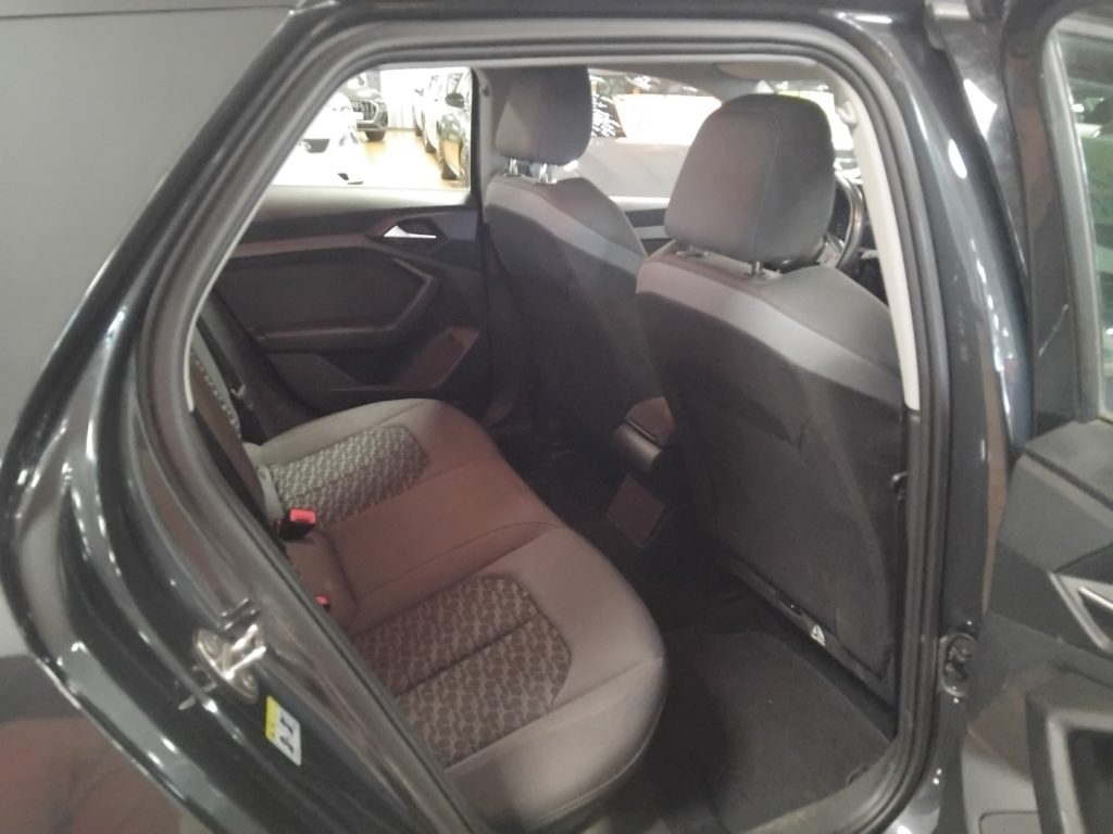 AUDI A1 SPORTBACK 30 TFSI Advanced 17 LED - 10