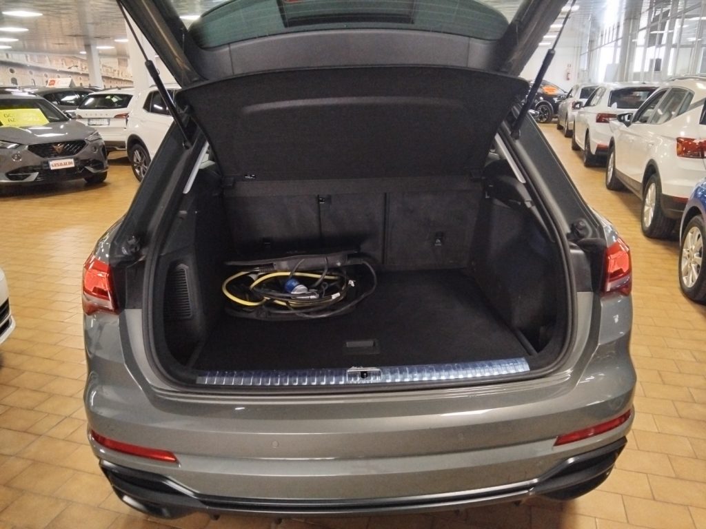 AUDI Q3 45 E TFSI S tronic S line edition PLUG IN HYBRID - 10