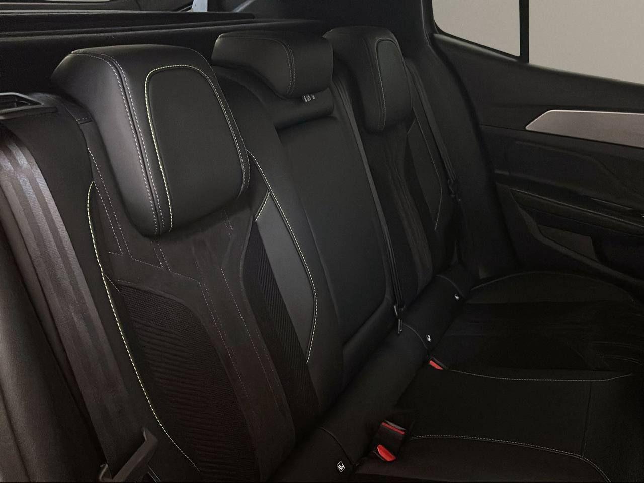 PEUGEOT 408 Plug-in Hybrid 225 e-EAT8 GT - 14