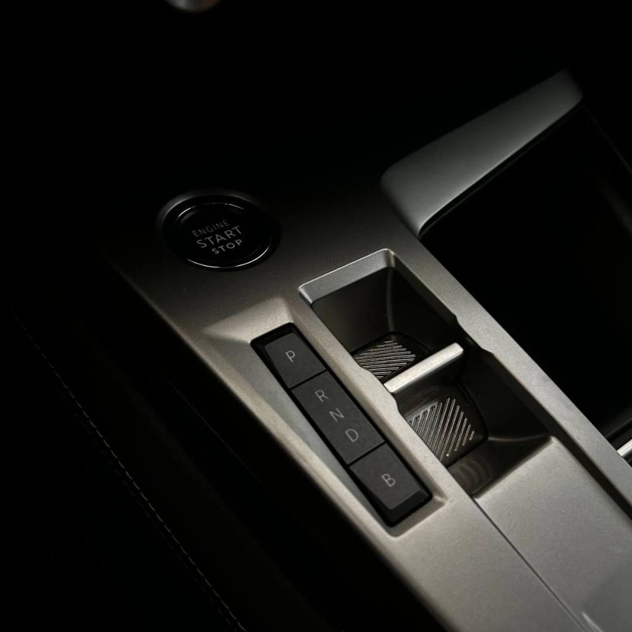 PEUGEOT 408 Plug-in Hybrid 225 e-EAT8 GT - 30