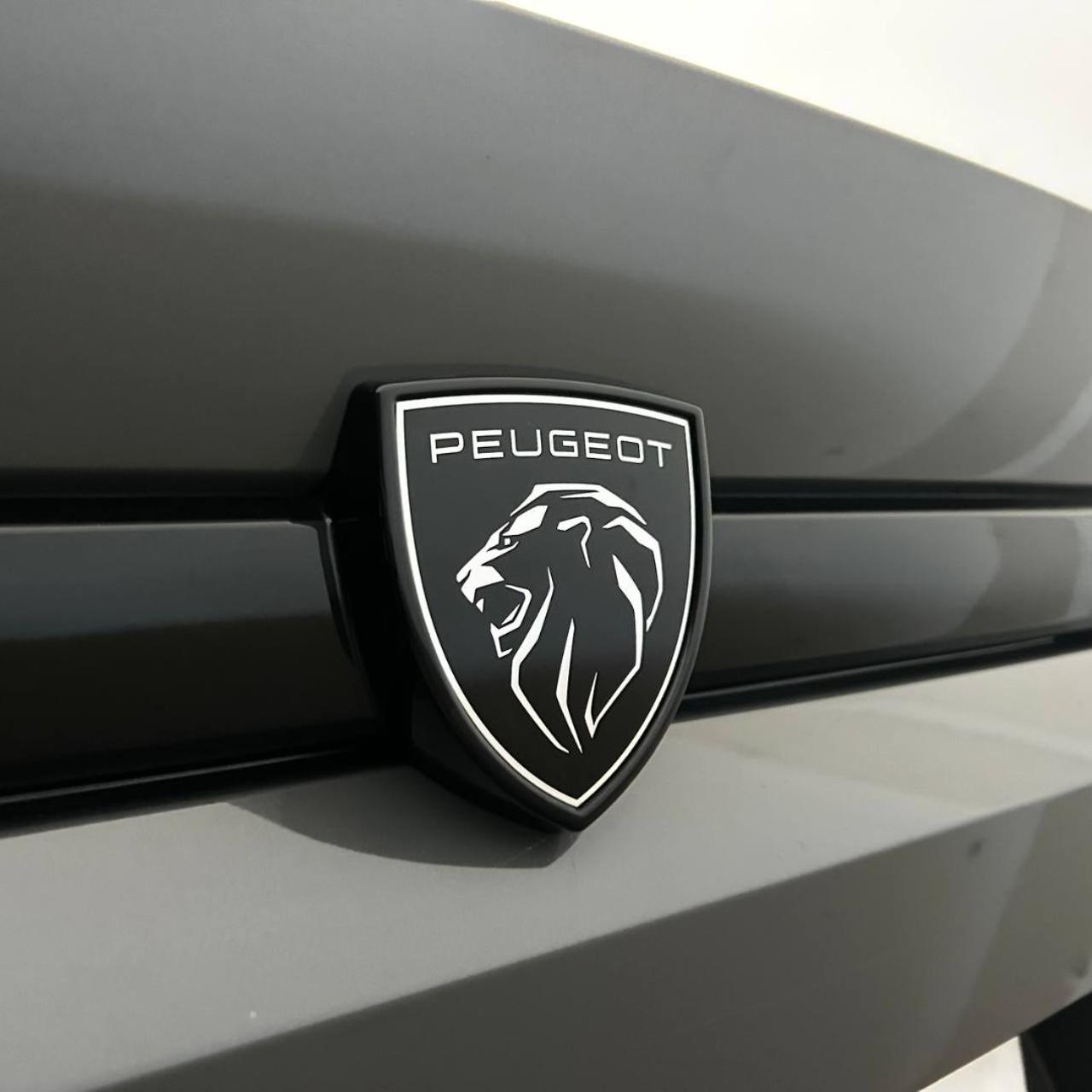 PEUGEOT 408 Plug-in Hybrid 225 e-EAT8 GT - 44