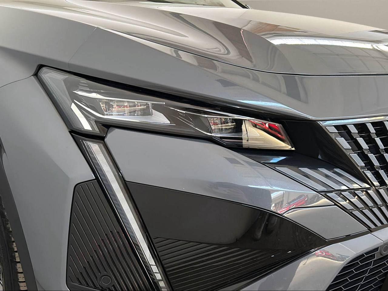 PEUGEOT 408 Plug-in Hybrid 225 e-EAT8 GT - 38