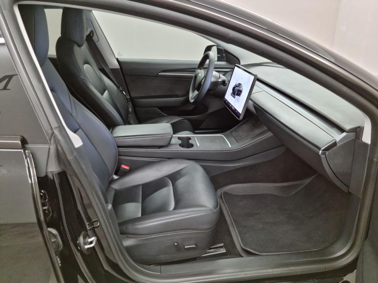 TESLA Model 3 RWD - 11