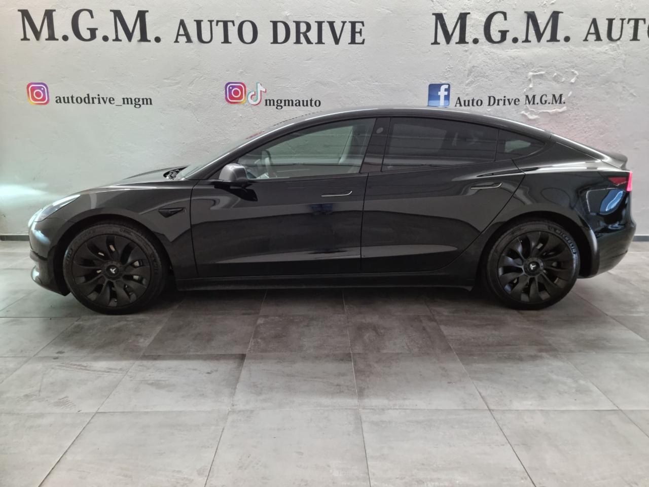 TESLA Model 3 RWD - 2