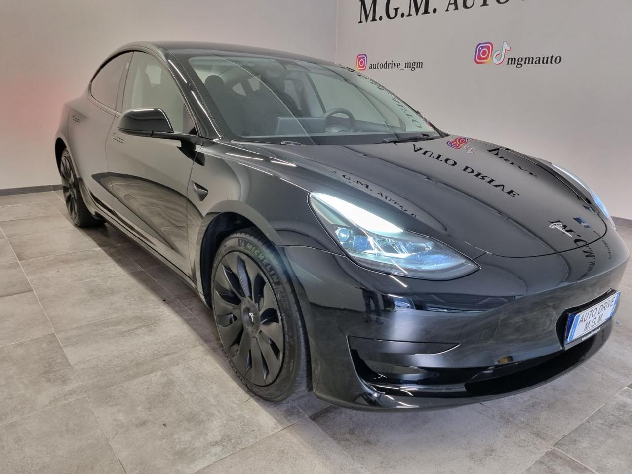 TESLA Model 3 RWD - 23