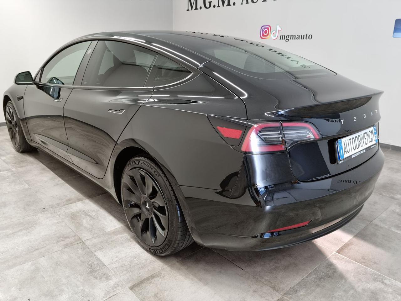 TESLA Model 3 RWD - 20