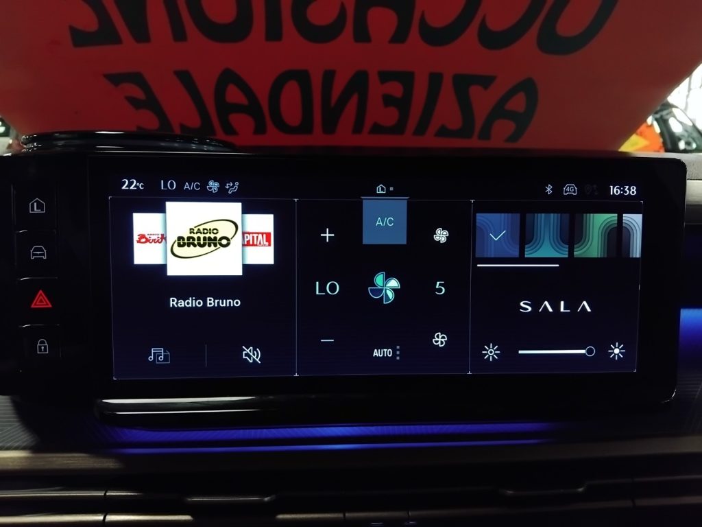 LANCIA Ypsilon 1.2 Hybrid e-DCT LX VIDEO 17 - 18