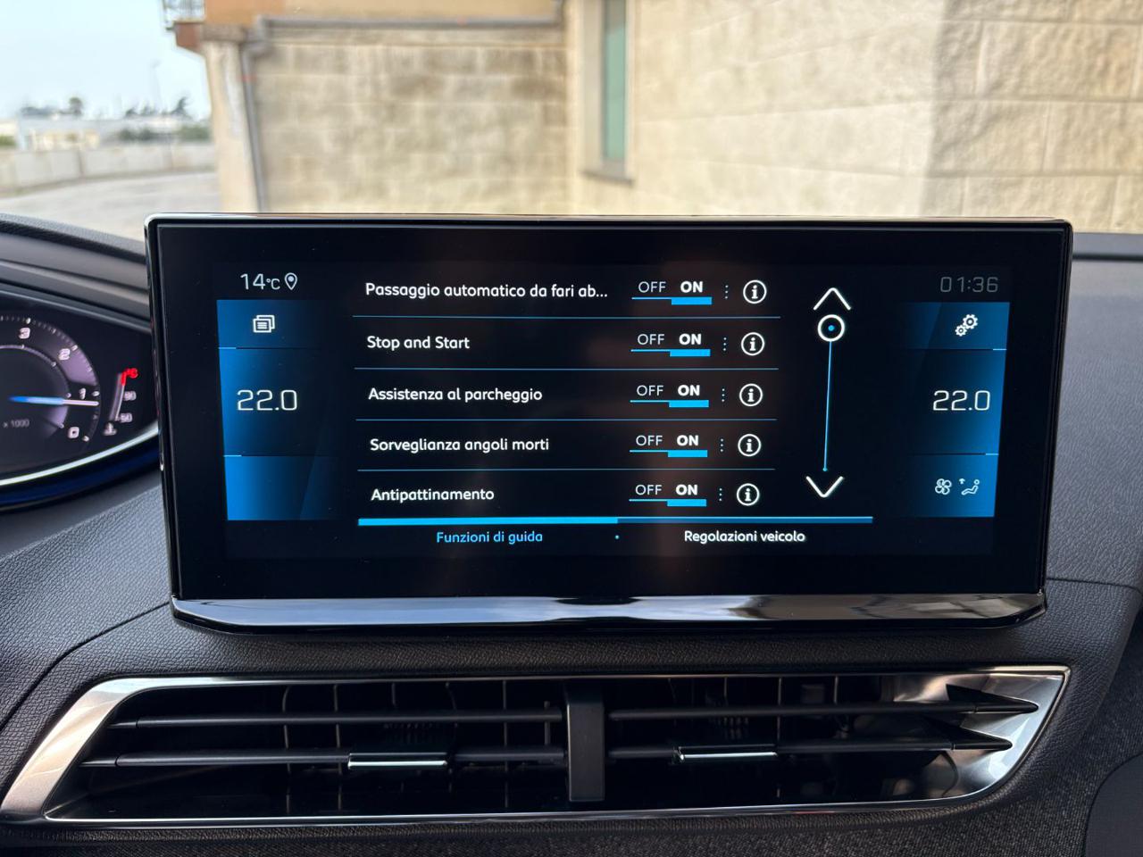 PEUGEOT 3008 1.5 BlueHDi 130 S&S Allure Pack C.AUTOMATICO - 24