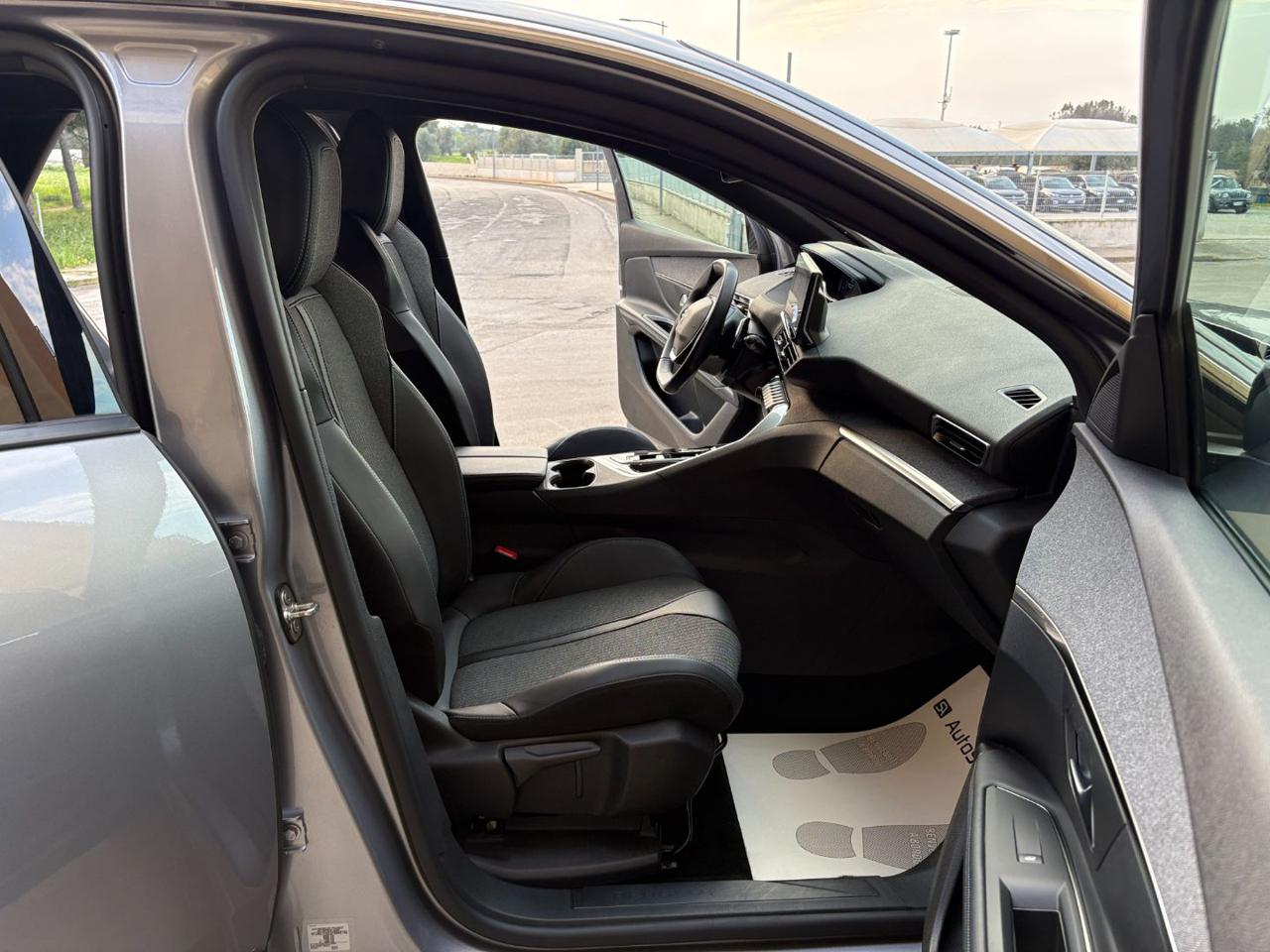 PEUGEOT 3008 1.5 BlueHDi 130 S&S Allure Pack C.AUTOMATICO - 9