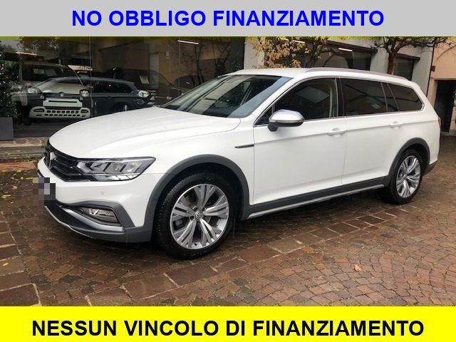 VOLKSWAGEN Passat Alltrack Bianco pastello