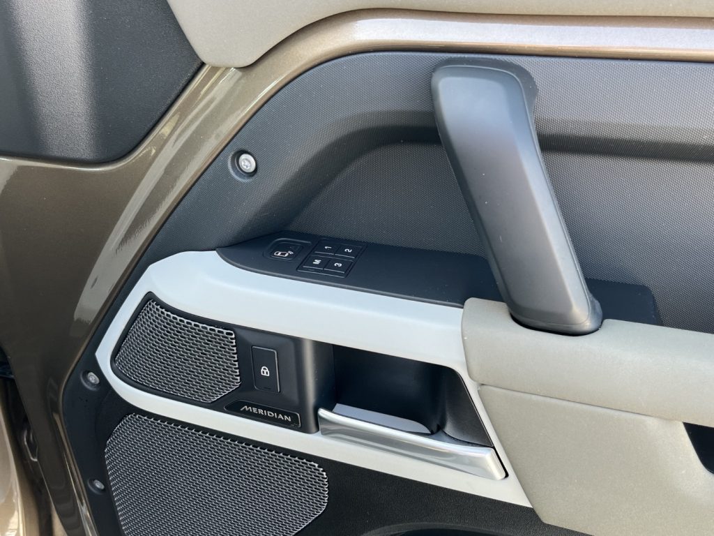 LAND ROVER Defender 110 AWD Autocarro N1 - 17