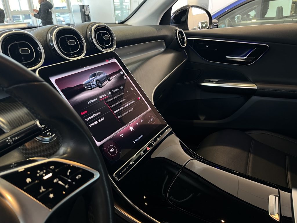 MERCEDES-BENZ GLC 220 d 4Matic Mild Hybrid - 17