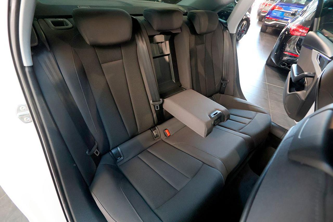 AUDI A4 30 TDI S-Tronic S-Line - 19