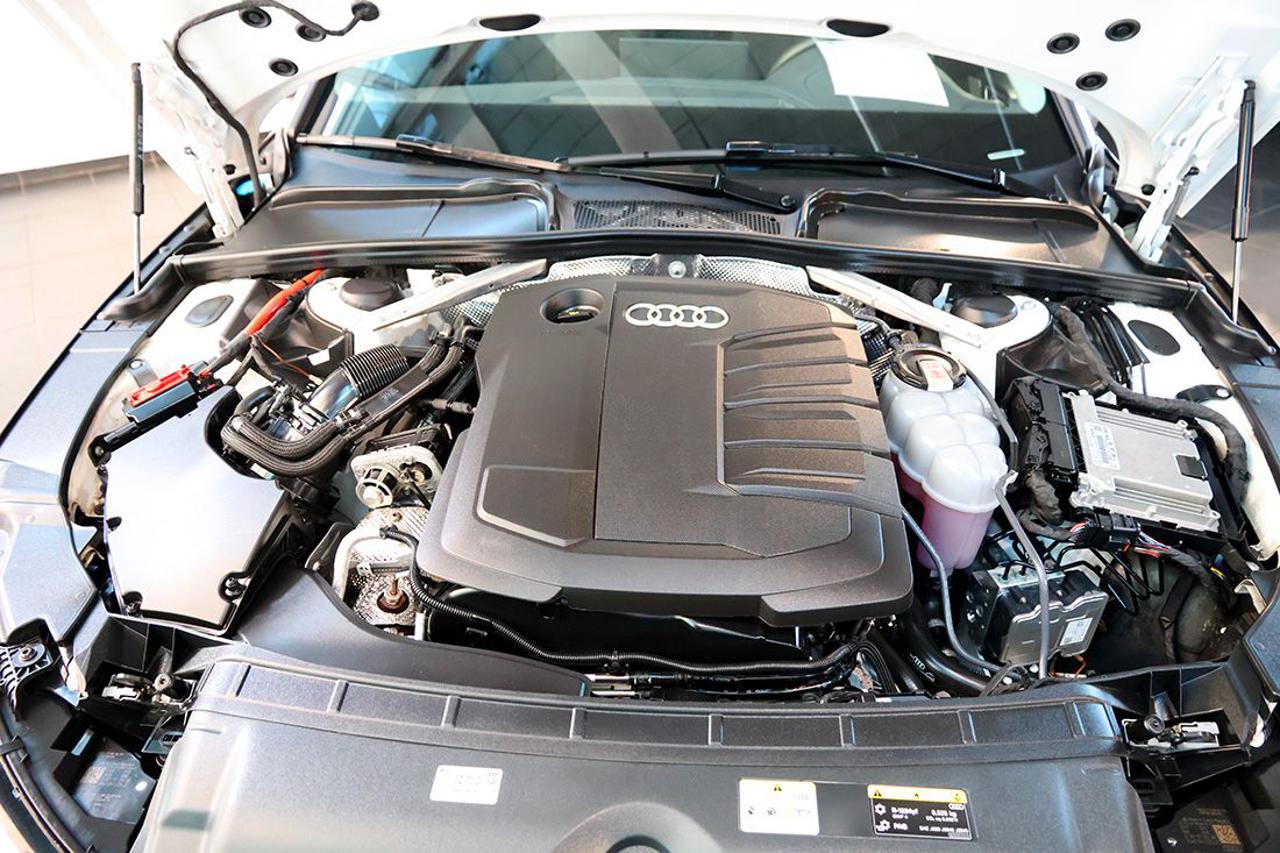 AUDI A4 30 TDI S-Tronic S-Line - 11