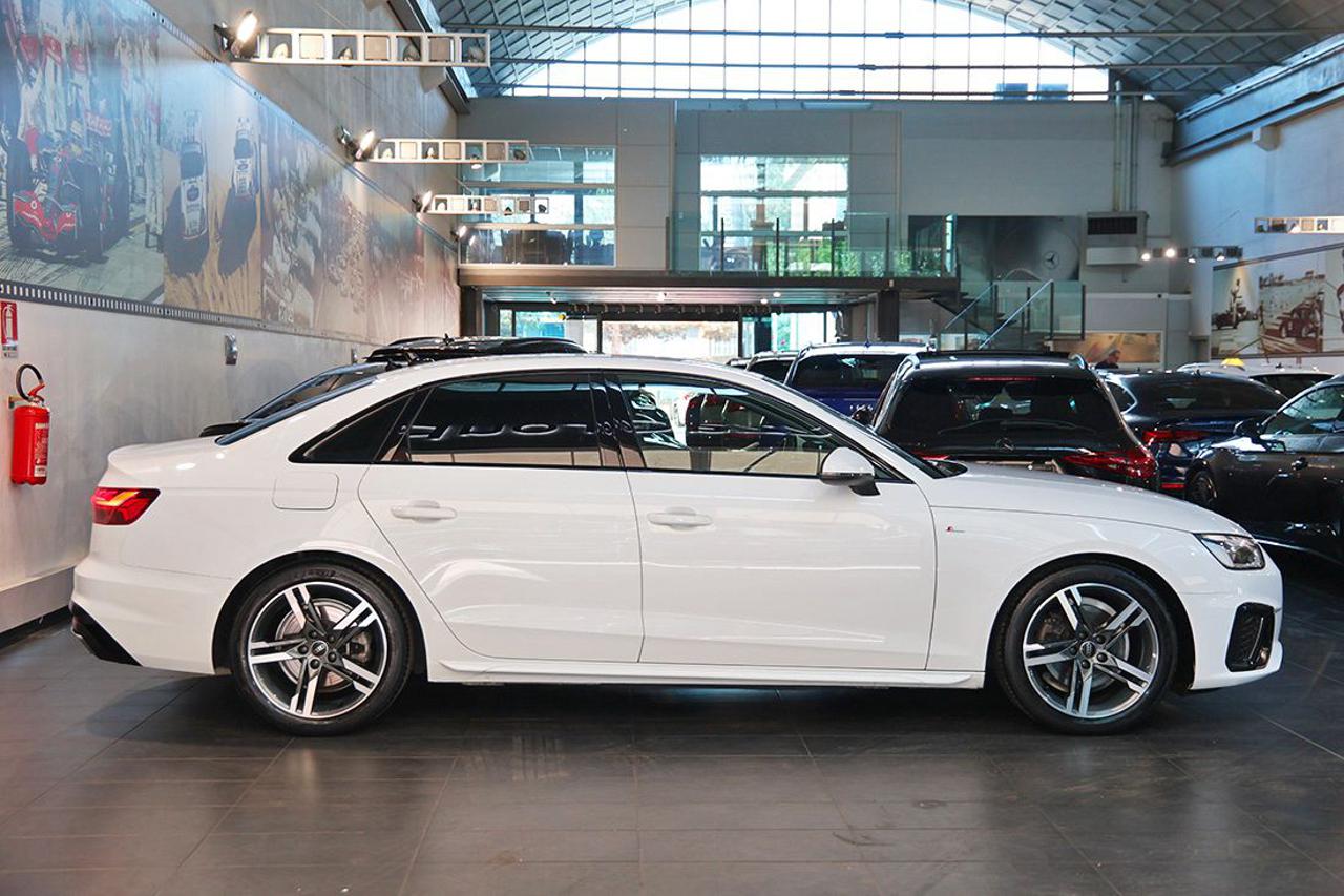 AUDI A4 30 TDI S-Tronic S-Line - 2