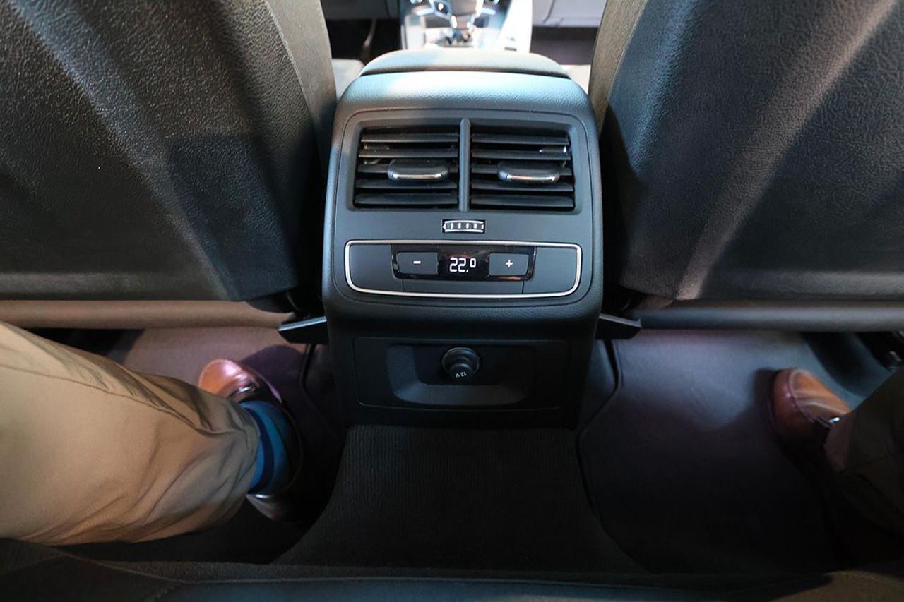 AUDI A4 30 TDI S-Tronic S-Line - 42