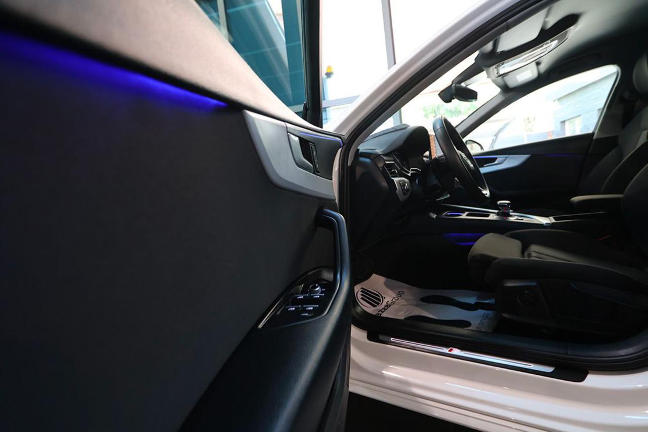 AUDI A4 30 TDI S-Tronic S-Line - 39