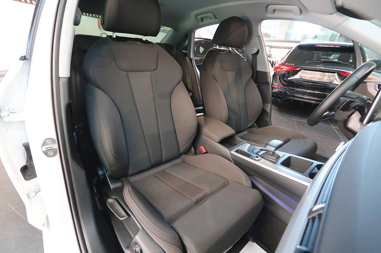 AUDI A4 30 TDI S-Tronic S-Line - 16