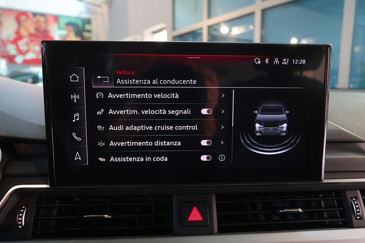 AUDI A4 30 TDI S-Tronic S-Line - 28