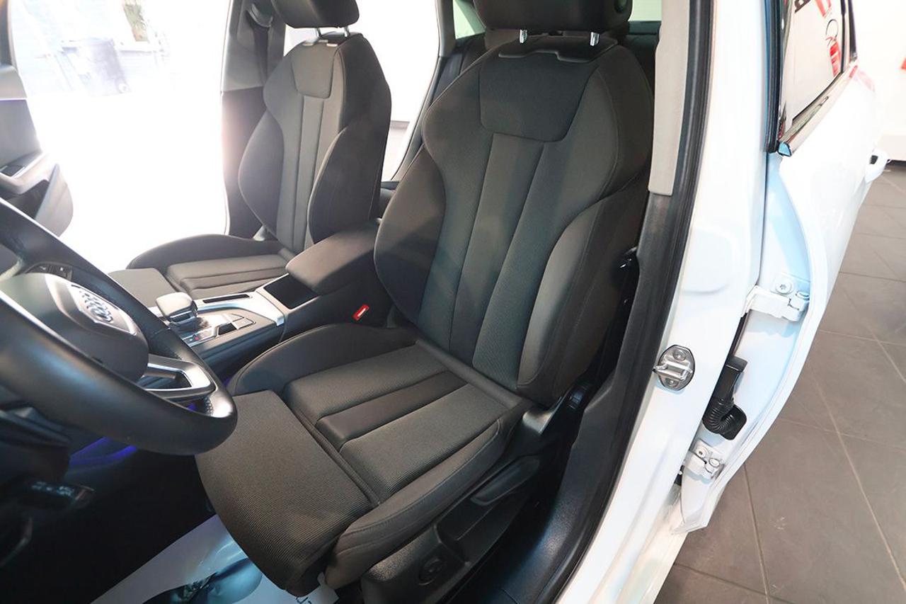 AUDI A4 30 TDI S-Tronic S-Line - 17