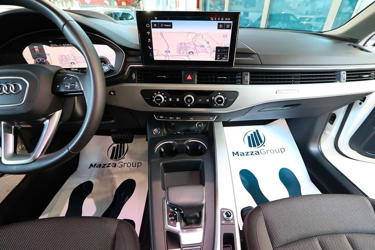 AUDI A4 40 TDI Avant Quattro S-Tronic Business - 32