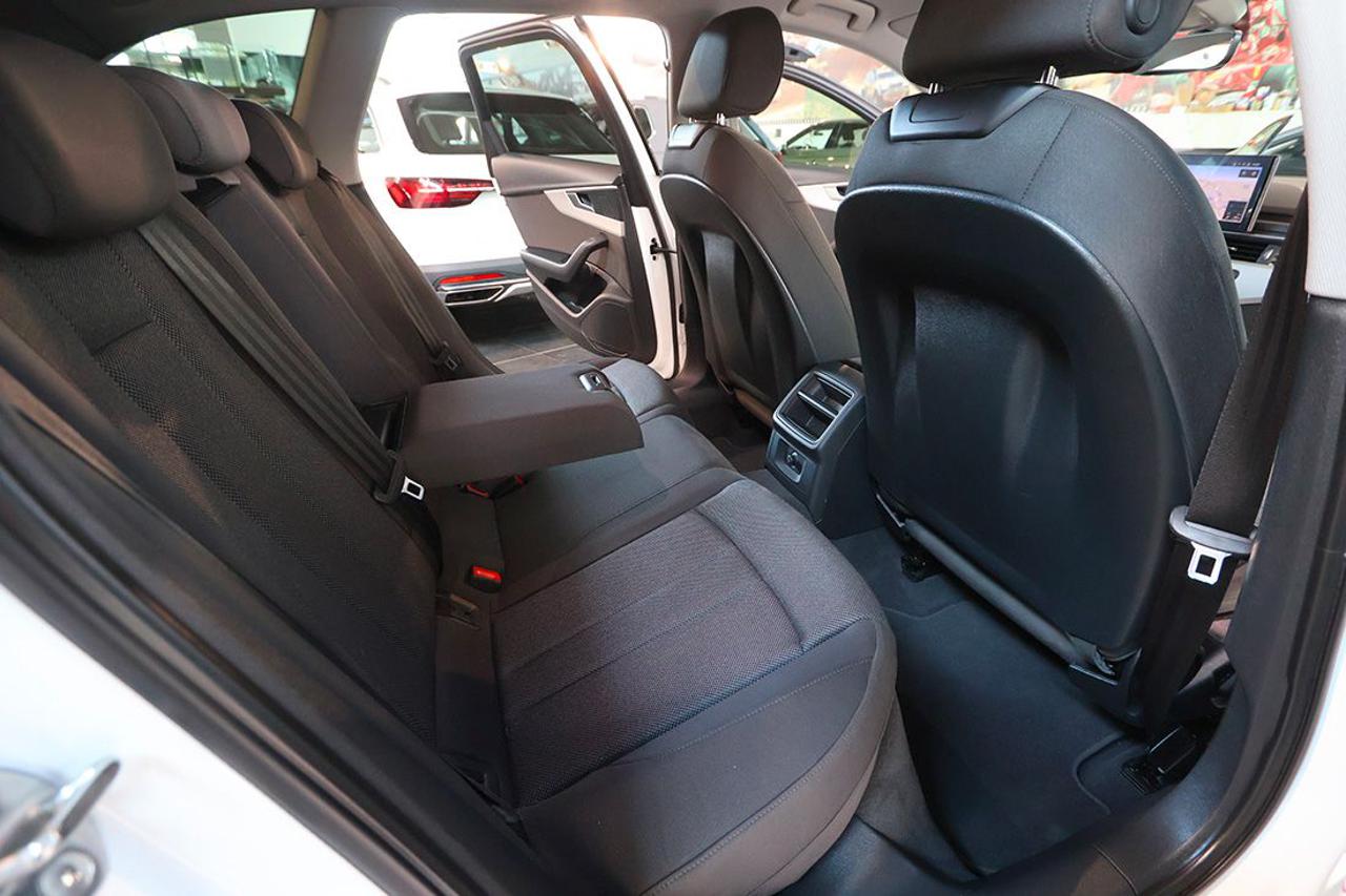 AUDI A4 40 TDI Avant Quattro S-Tronic Business - 19
