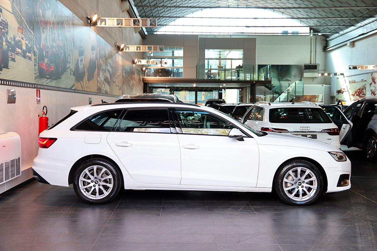AUDI A4 40 TDI Avant Quattro S-Tronic Business - 2