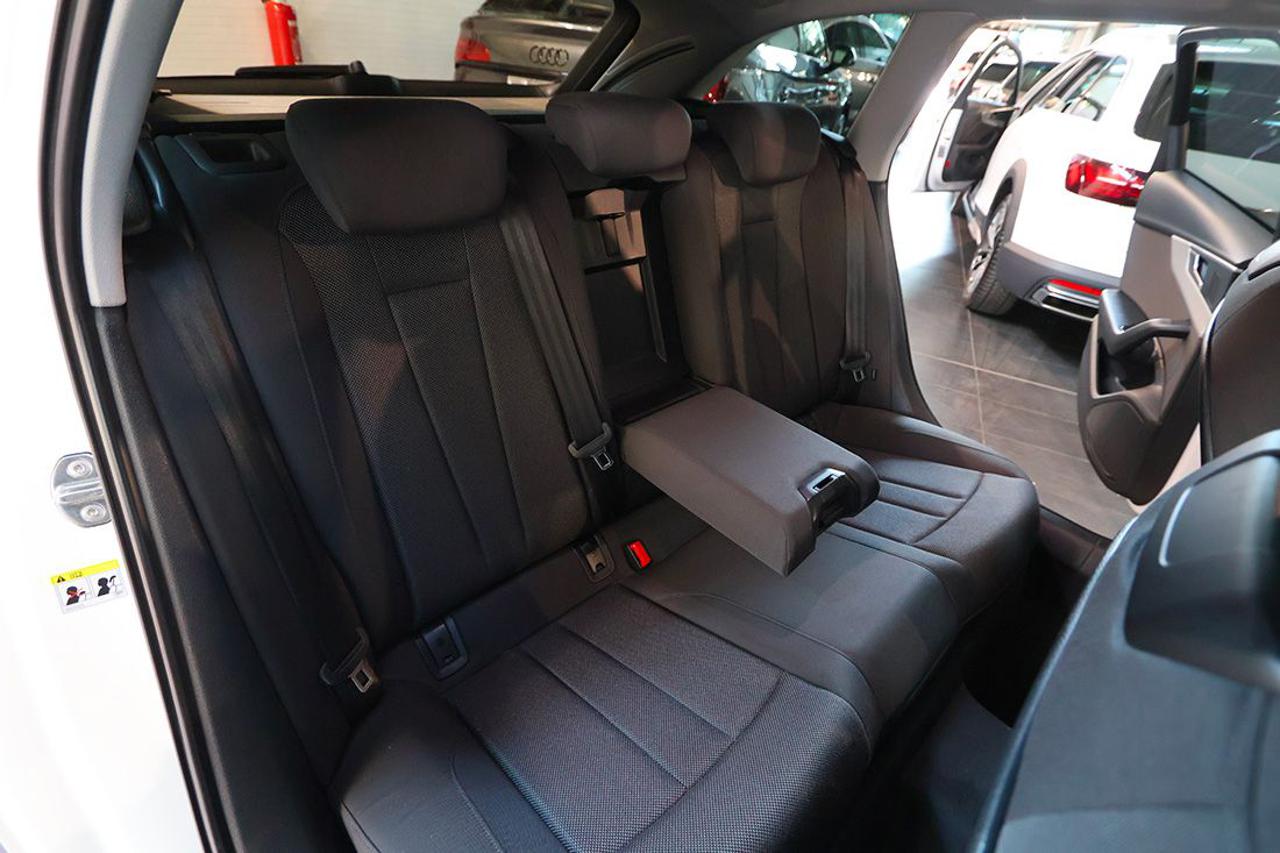 AUDI A4 40 TDI Avant Quattro S-Tronic Business - 20