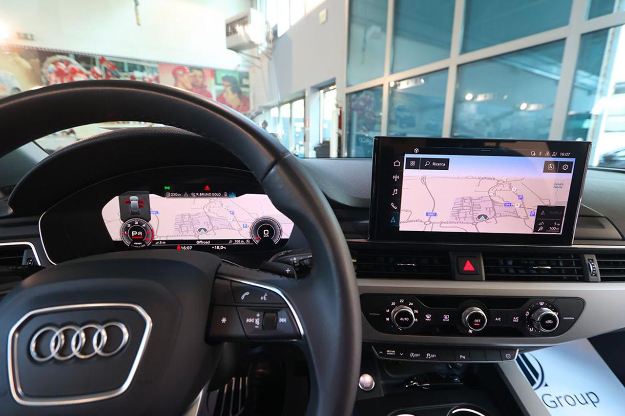 AUDI A4 40 TDI Avant Quattro S-Tronic Business - 33