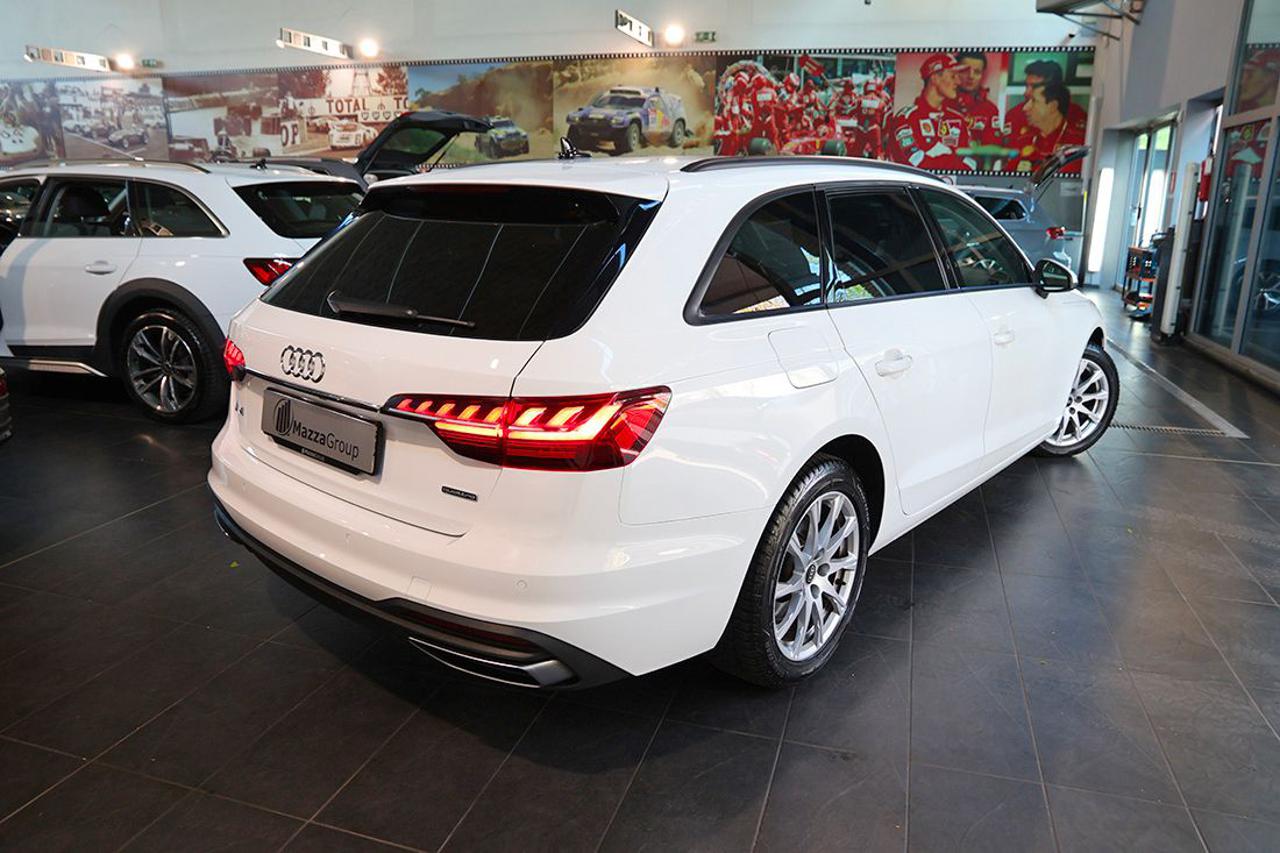 AUDI A4 40 TDI Avant Quattro S-Tronic Business - 9