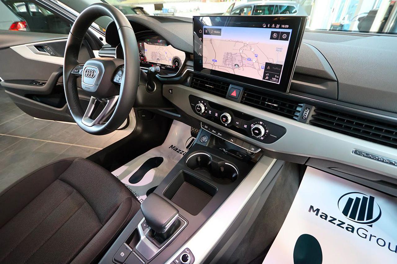 AUDI A4 40 TDI Avant Quattro S-Tronic Business - 35