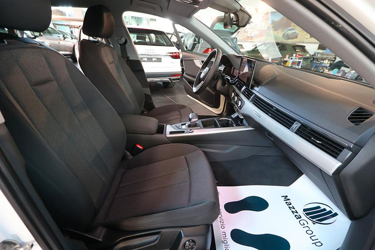 AUDI A4 40 TDI Avant Quattro S-Tronic Business - 42