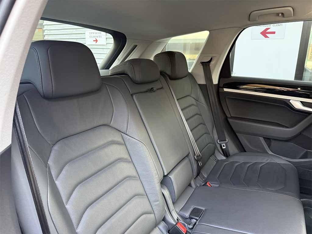 VOLKSWAGEN Touareg 3.0 tdi Black Style tiptronic  TELECAMERA CARPLAY - 27