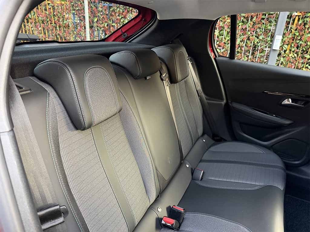 PEUGEOT 208 e Allure Pack 100kW TELECAMERA CARPLAY IVA ESPOSTA - 26