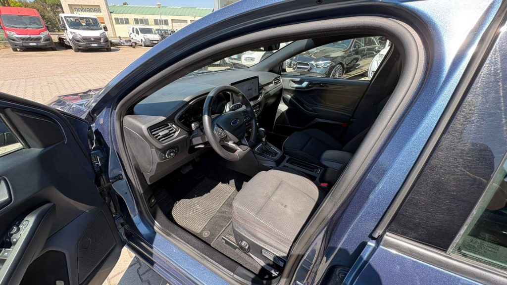 FORD Focus 1.0 EcoBoost Hybrid 125 CV Powershift SW ST-Line - 10