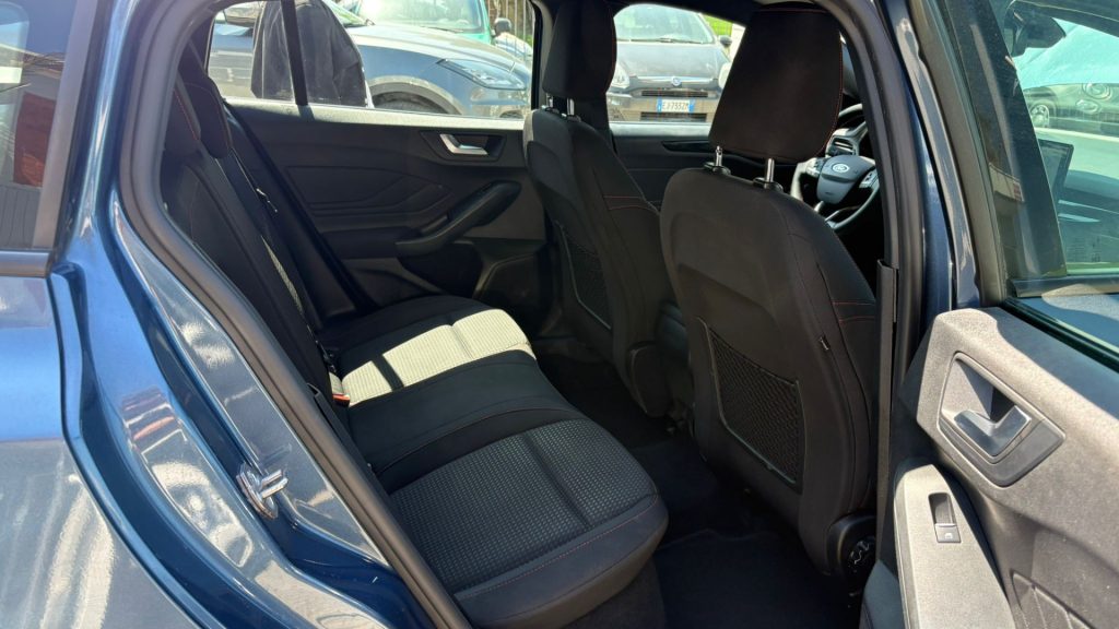FORD Focus 1.0 EcoBoost Hybrid 125 CV Powershift SW ST-Line - 20