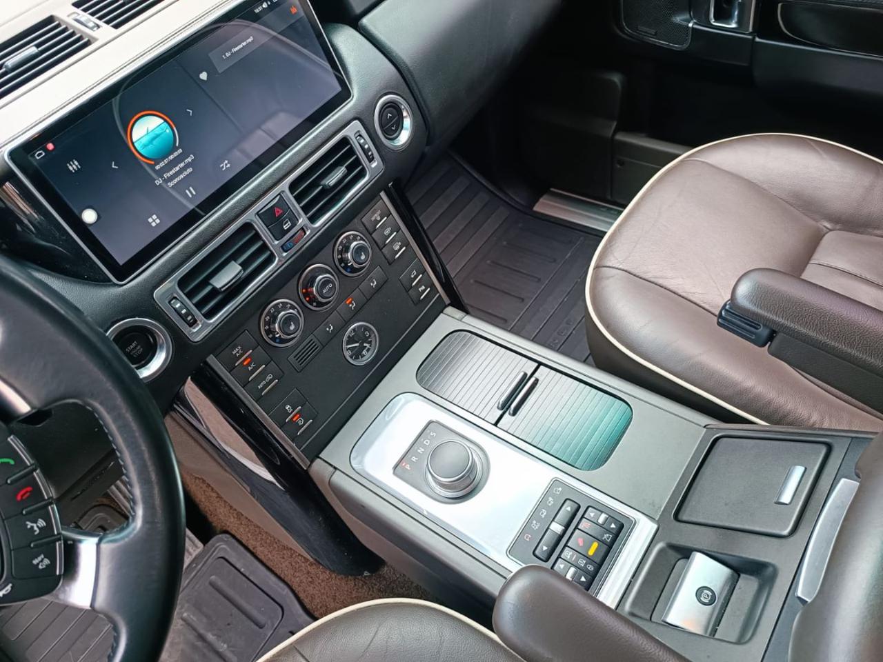 LAND ROVER Range Rover 4.4 TDV8 HSE - 26