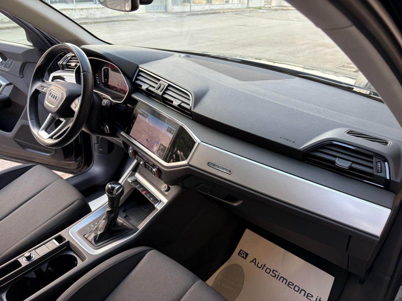 AUDI Q3 35 2.0 TDI S tronic quattro Business COCKPIT - 14