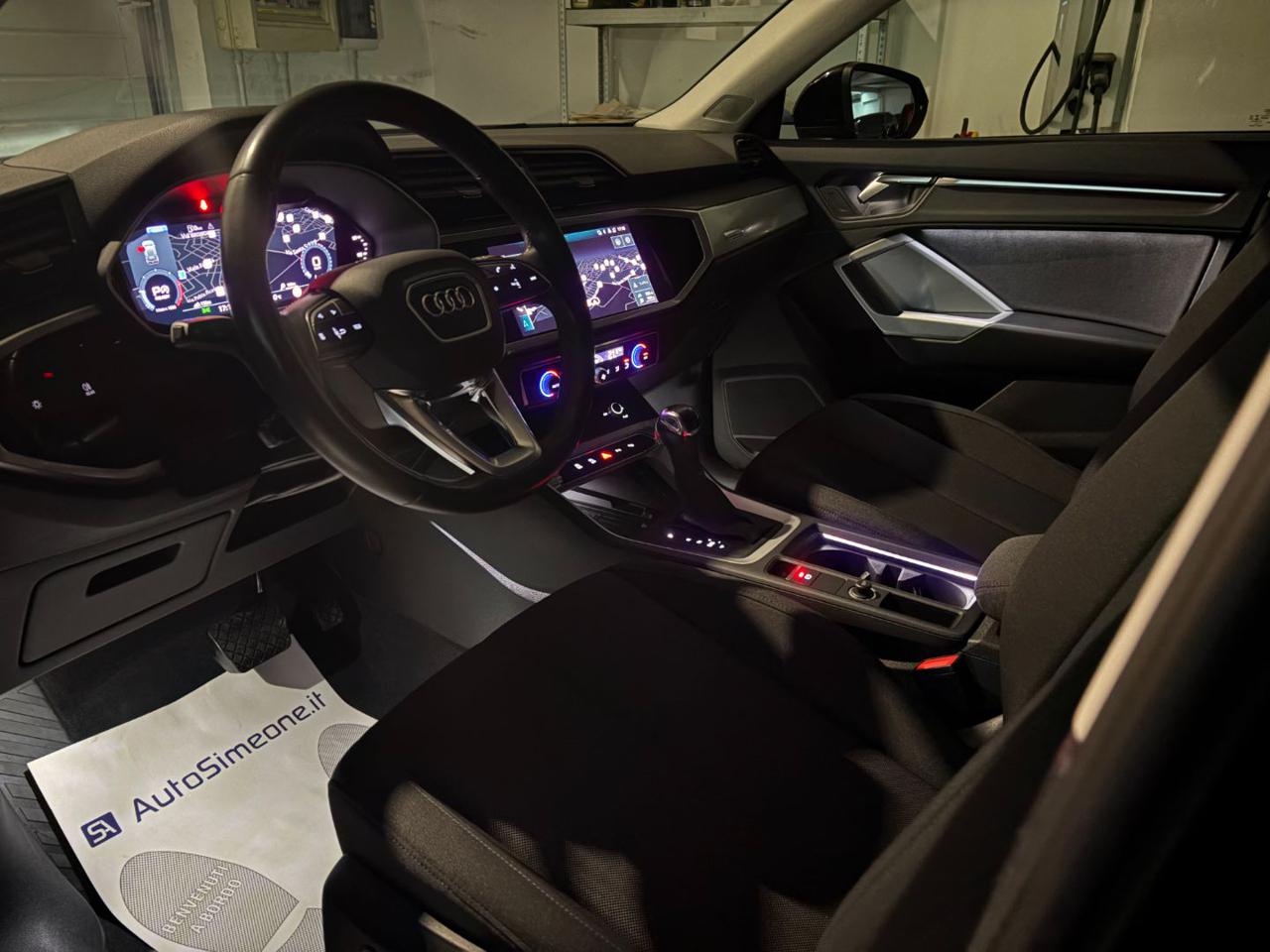 AUDI Q3 35 2.0 TDI S tronic quattro Business COCKPIT - 31