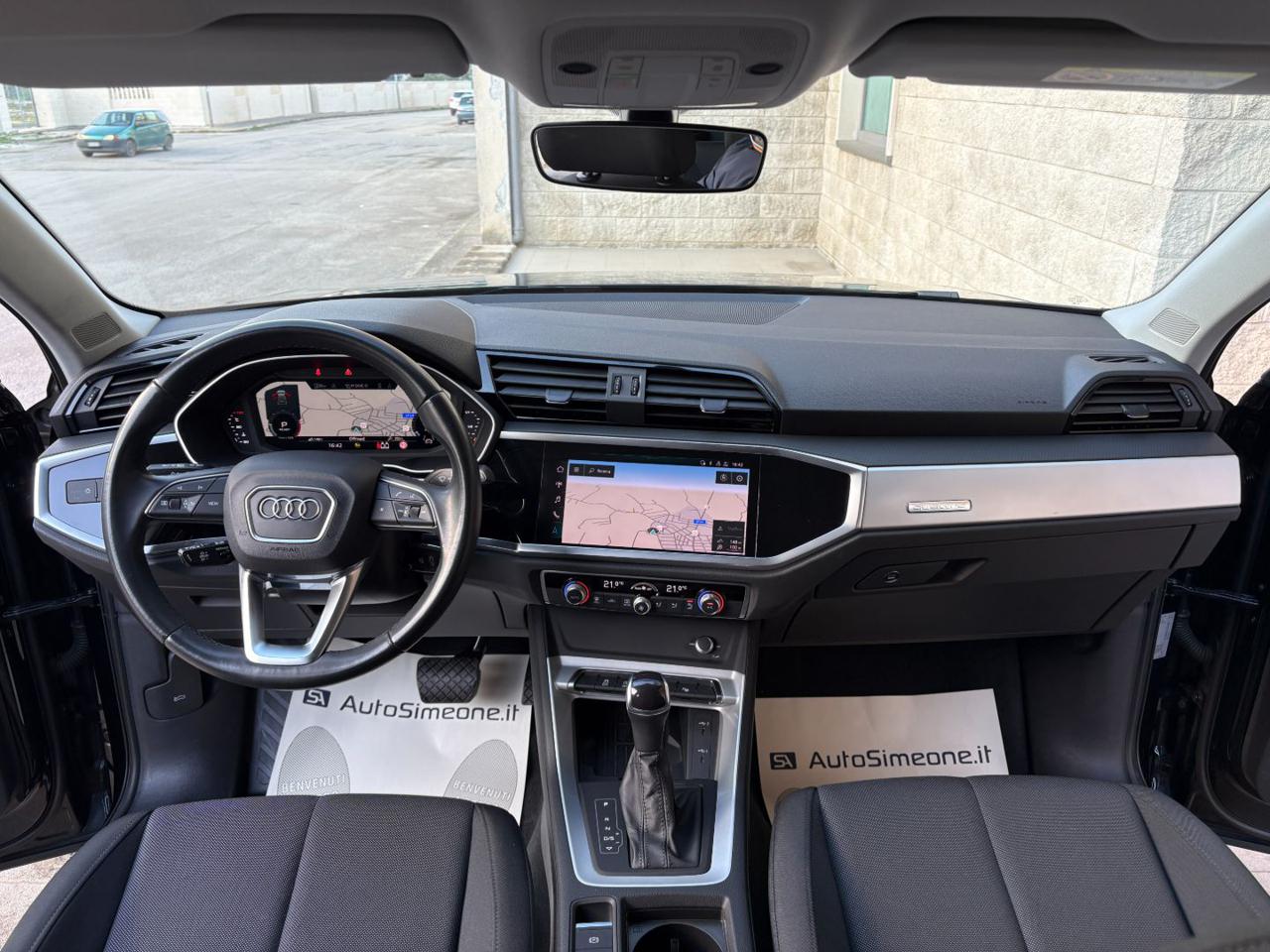 AUDI Q3 35 2.0 TDI S tronic quattro Business COCKPIT - 13