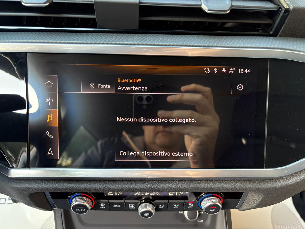 AUDI Q3 35 2.0 TDI S tronic quattro Business COCKPIT - 26