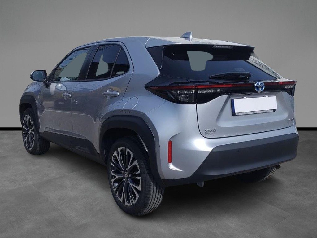 TOYOTA Yaris Cross 1.5 Hybrid 5p. E-CVT AWD-i Lounge - 3