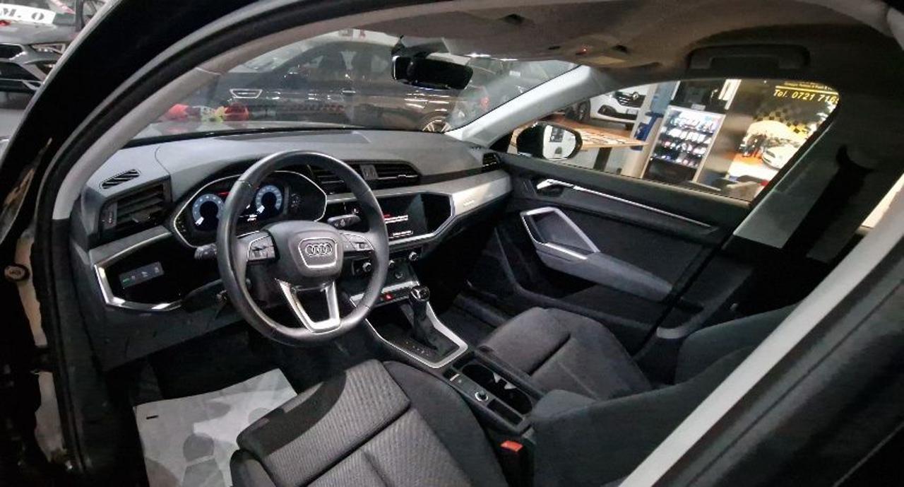 AUDI Q3 35 TFSI S tronic Business Advanced SEMINUOVA - 11
